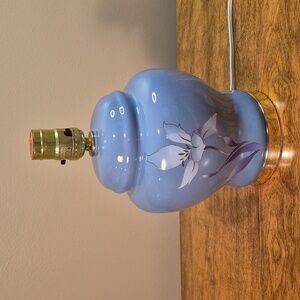 VINTAGE 80s Blue Ginger Jar Style Ceramic Table Lamp with Gold Tone Bottom Base